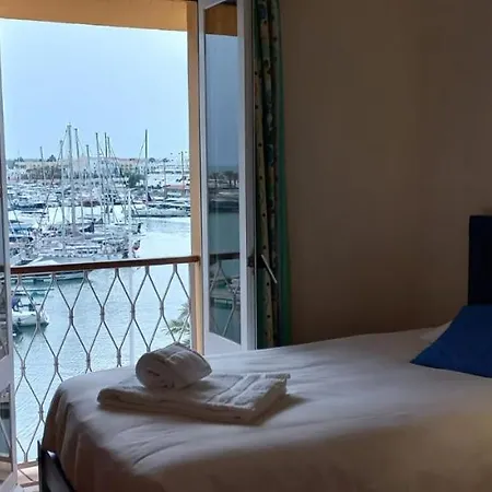 Nyaraló Marina De *